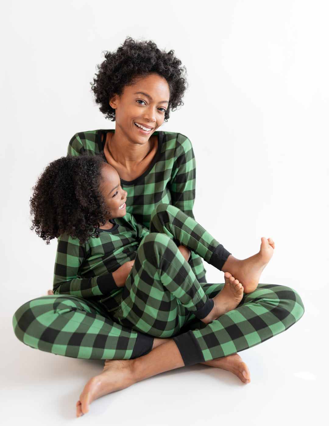 Leveret Women's Black & Green Plaid Fleece Pants – Leveret Clothing